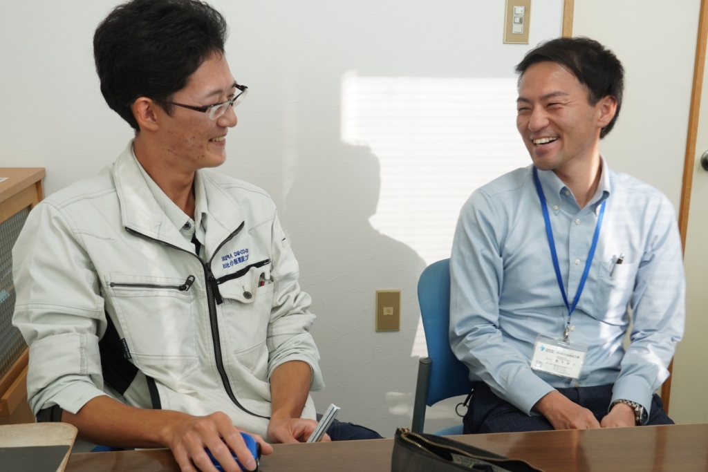 入社当時を振り返る（左から）内藤さんと櫻井さん