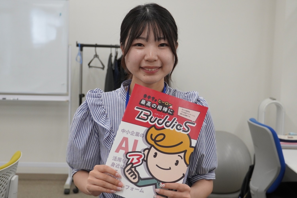 作成したパンフレットと北村さん
